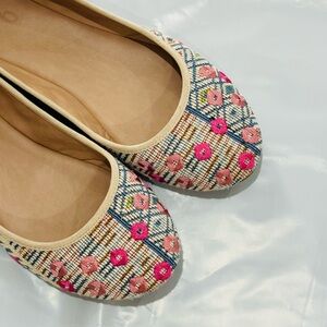 9 Mix No9 Embroidered Flats festival pink blue gently used